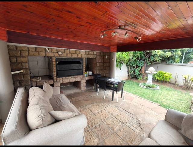 3 BEDROOM HOUSE FOR SALE IN SAFARI GARDENS
